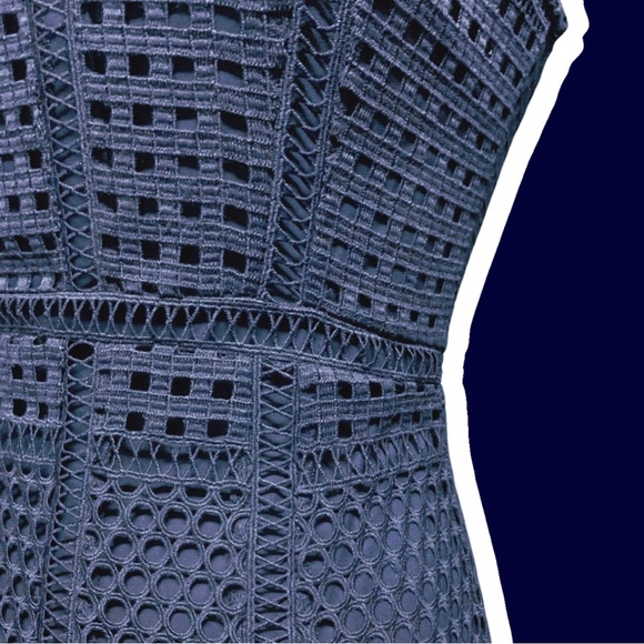 FOREVER NEW lace bodycon peplum hem dress - Picture 8 of 10